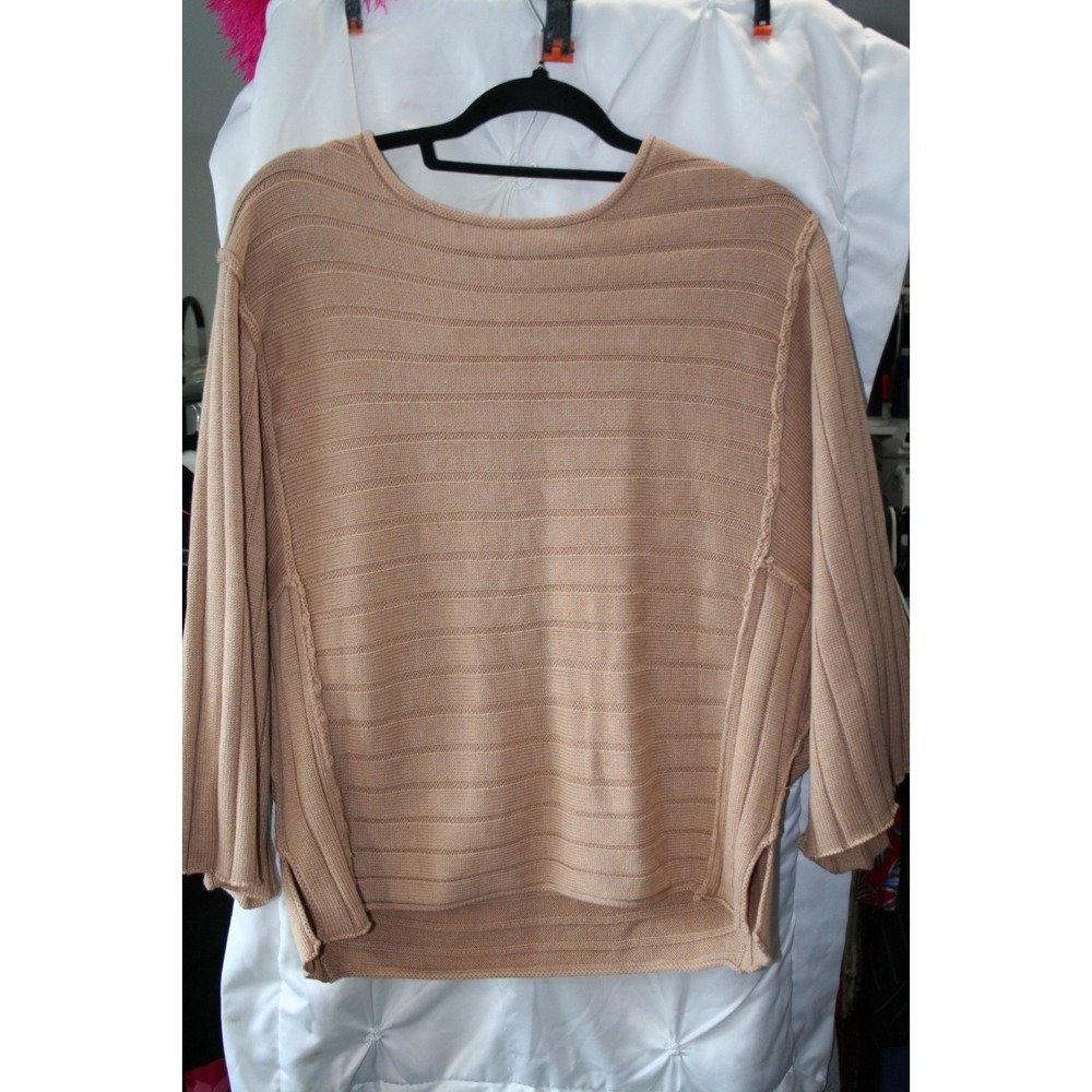 Ladies Fall/Winter Sweater‎ - Picture 2 of 3